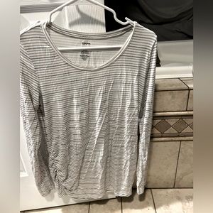 Long sleeve maternity shirt